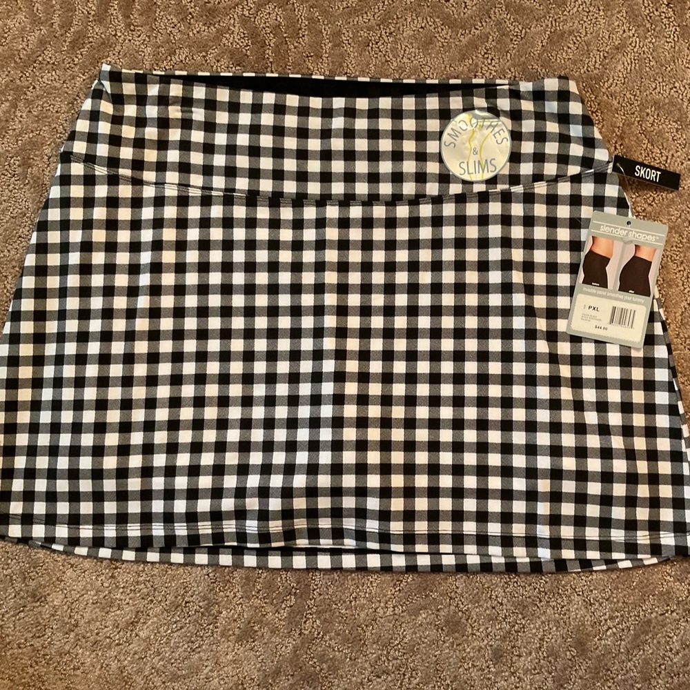 Chic Black and White Gingham Mini Skort